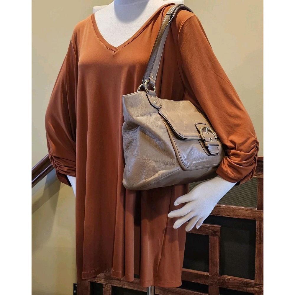 Coach 2006 Soho Tan Pebbled Leather Flap Shoulder Bag Style F24861 - Picture 3 of 12